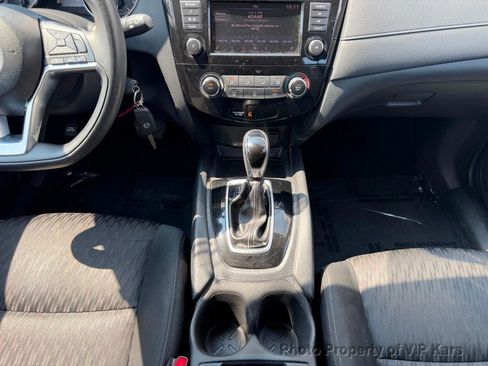 Used 2018 Nissan Rogue S FWD image 24