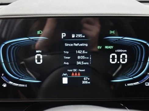 Used 2025 Kia Niro EX FWD image 17
