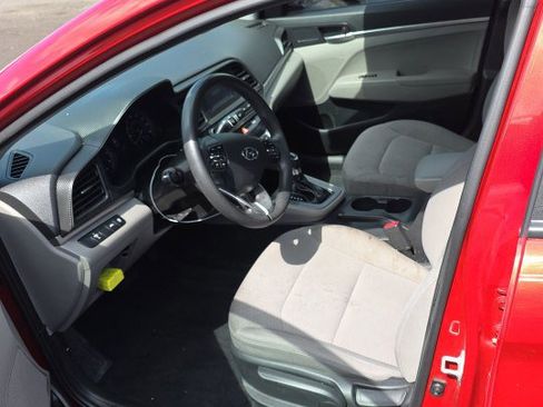 Used 2020 Hyundai Elantra SE FWD image 5