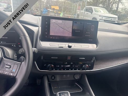 Certified 2025 Nissan Rogue Platinum w/ Platinum Premium Package image 10