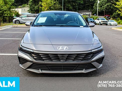 Used 2024 Hyundai Elantra SEL FWD image 9