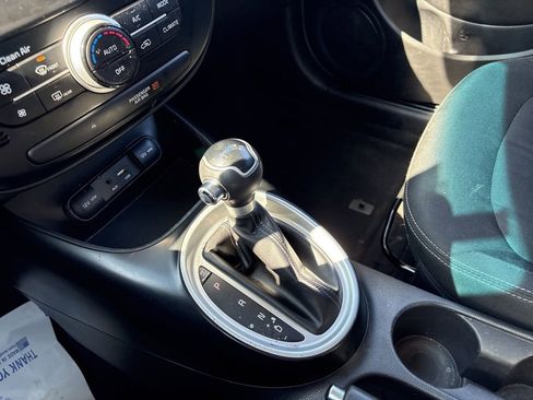 Used 2019 Kia Soul + image 41