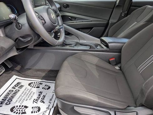 Used 2025 Hyundai Elantra Sport FWD image 14