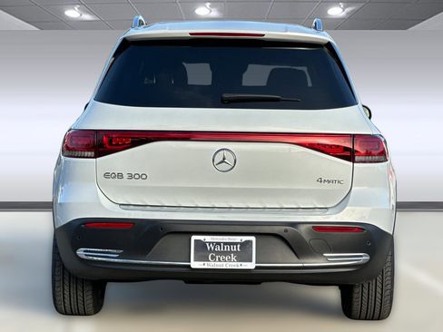 Certified 2023 Mercedes-Benz EQB 300 4MATIC image 8
