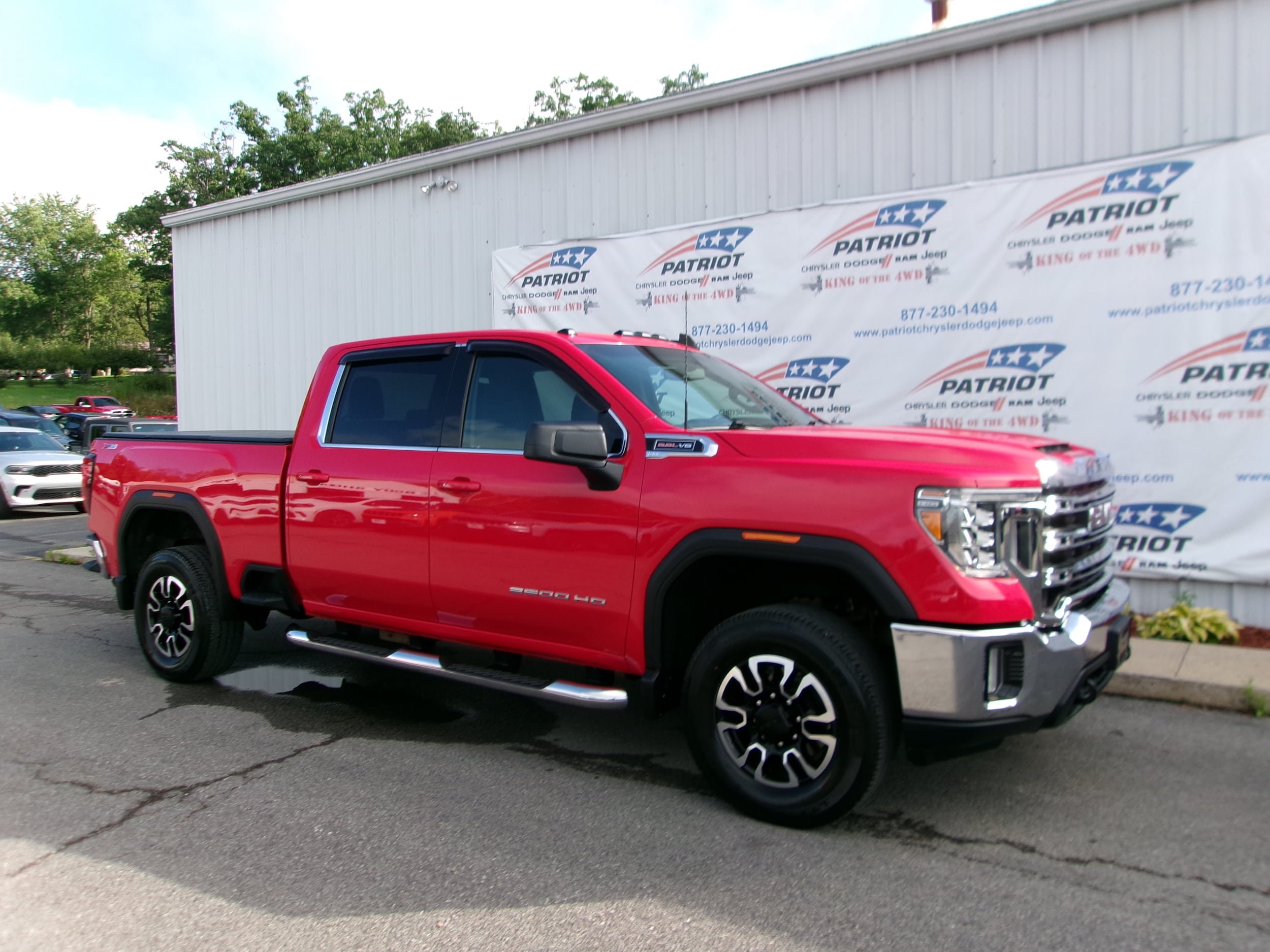 Used 2020 GMC Sierra 2500 SLE w/ SLE Value Package; AWD/4WD image 1