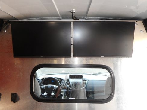 Used 2017 Ford Transit 250 130 Medium Roof RWD image 23