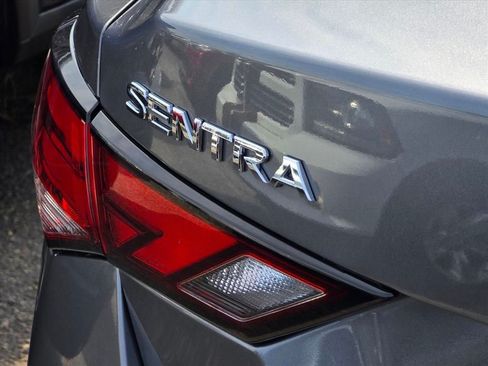 Used 2025 Nissan Sentra SV FWD image 16