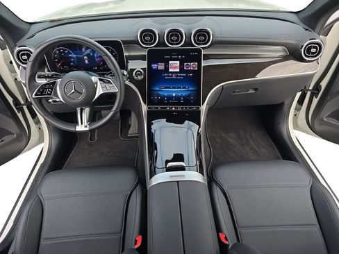 Certified 2025 Mercedes-Benz GLC 300 image 9