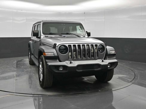 Used 2018 Jeep Wrangler Unlimited Sport S AWD/4WD image 2