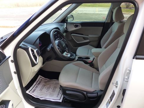 Used 2022 Kia Soul LX image 18