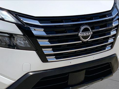 Used 2025 Nissan Rogue SV AWD/4WD image 30