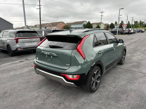 Used 2024 Kia Niro EX Touring FWD image 5