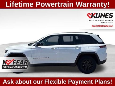 Used 2024 Jeep Grand Cherokee Altitude AWD/4WD image 4
