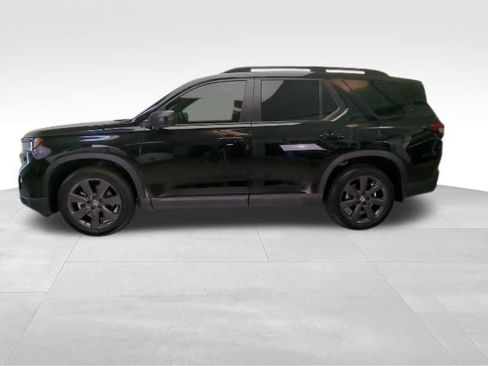 Certified 2025 Honda Pilot Sport image 11