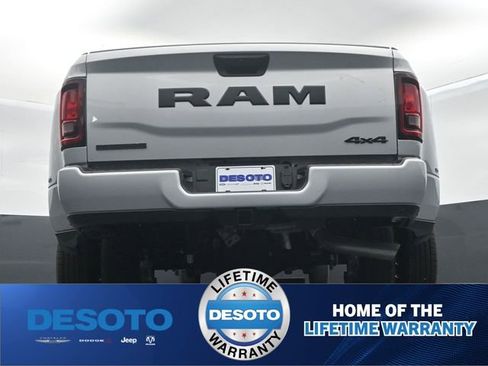 New 2026 RAM 3500 Big Horn AWD/4WD image 44