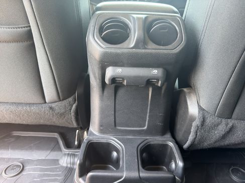 Used 2020 Jeep Wrangler Unlimited Sport S AWD/4WD image 23