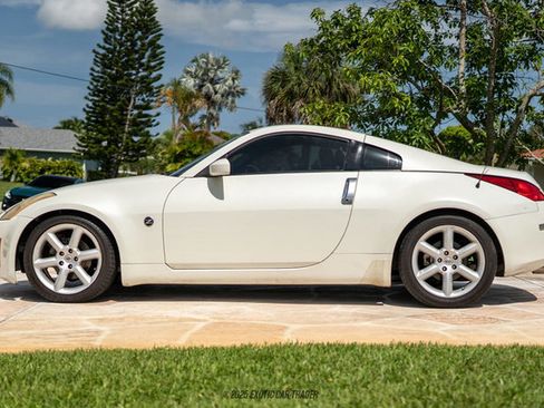 Used 2004 Nissan 350Z Touring w/ Cargo Convenience Pkg image 3