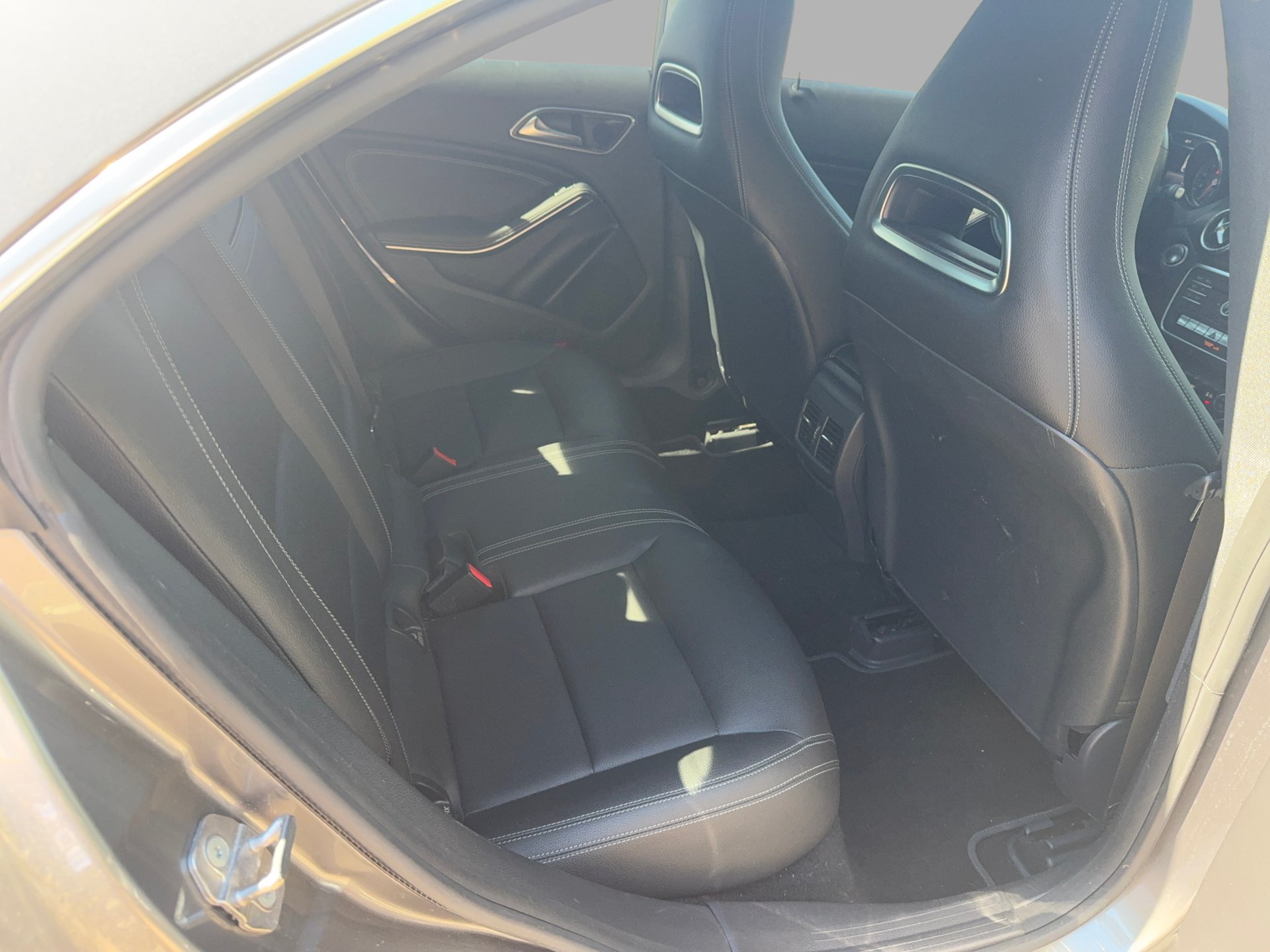 Used 2018 Mercedes-Benz CLA 250 image 13