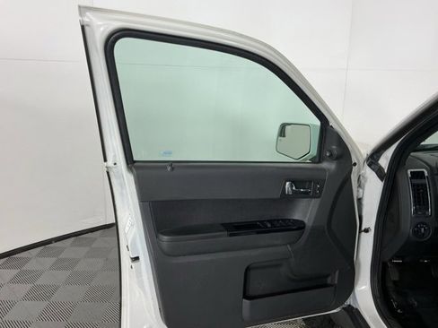 Used 2011 Ford Escape Limited image 11