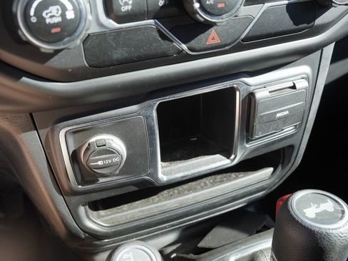 Used 2020 Jeep Wrangler Sport image 16