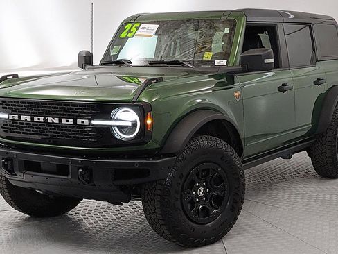 Certified 2025 Ford Bronco Badlands AWD/4WD image 6