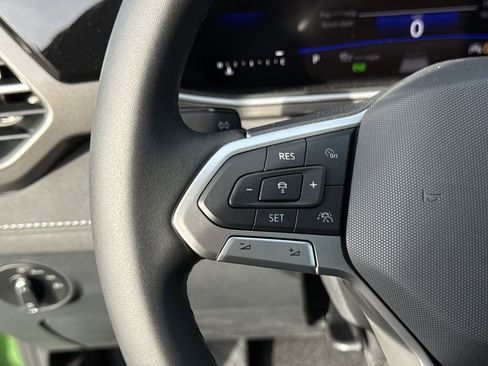 New 2026 Volkswagen Taos SE FWD image 26