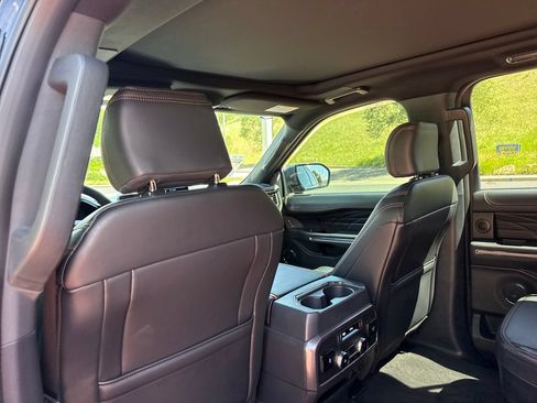 Used 2024 Ford Expedition Max Platinum AWD/4WD image 23