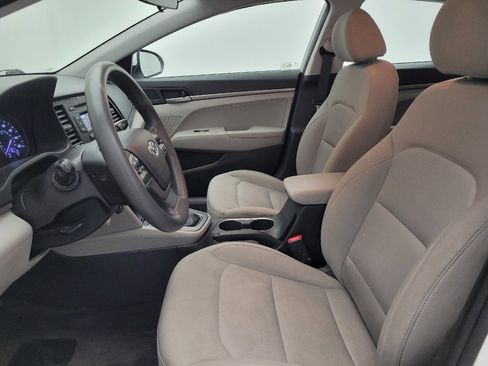 Used 2017 Hyundai Elantra SE image 17