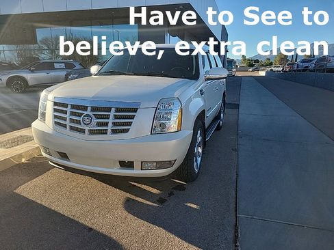 Used 2007 Cadillac Escalade AWD w/ Information Package image 3