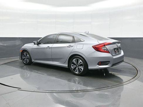 Used 2017 Honda Civic EX-T image 5