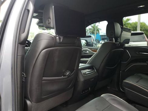 Used 2021 Cadillac Escalade Premium Luxury RWD image 35