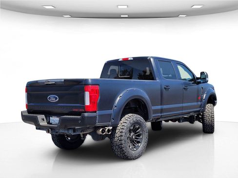 Used 2019 Ford F250 Lariat w/ Lariat Ultimate Package AWD/4WD image 5