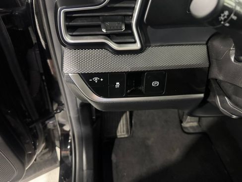 Used 2025 Kia Sportage LX AWD/4WD image 33