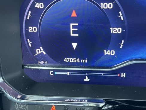 Used 2024 Chevrolet Silverado 1500 High Country w/ Technology Package image 24