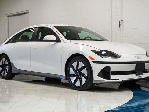 Used 2024 Hyundai Ioniq 6 SE AWD/4WD image 5