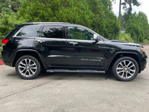 Used 2018 Jeep Grand Cherokee Overland AWD/4WD image 3