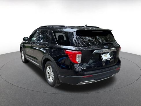 Used 2023 Ford Explorer XLT w/ Equipment Group 202A RWD image 9
