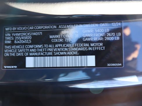 Used 2025 Volvo XC60 B5 Plus image 42