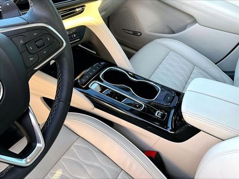 Used 2021 Buick Envision Avenir w/ Technology Package II image 15