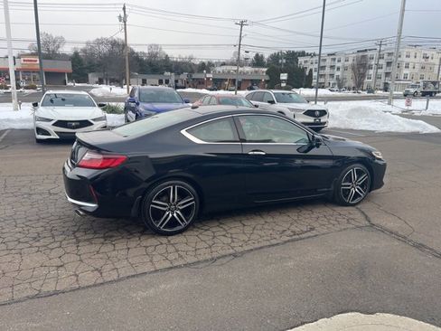 Used 2017 Honda Accord Touring image 18
