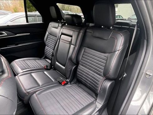 Used 2025 Ford Explorer ST-Line image 28