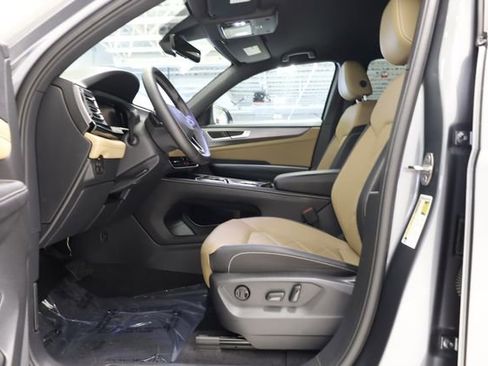 Used 2024 Volkswagen Atlas Cross Sport SE w/ Black Wheel Package FWD image 12