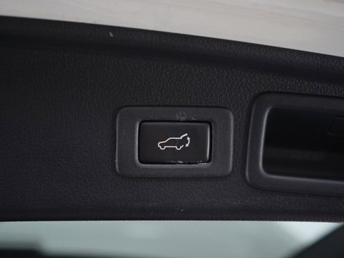 Used 2015 Subaru Forester 2.5i Limited w/ Popular Package #2 image 17