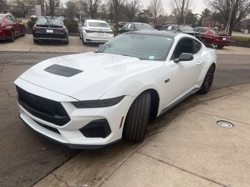 Used 2025 Ford Mustang GT Premium w/ GT Performance Package image 8