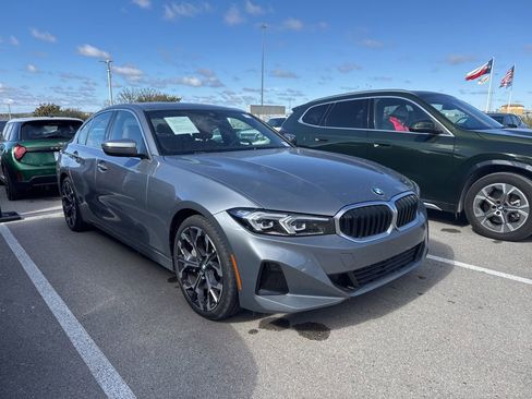 Certified 2025 BMW 330i 330i w/ M Sport Package image 2