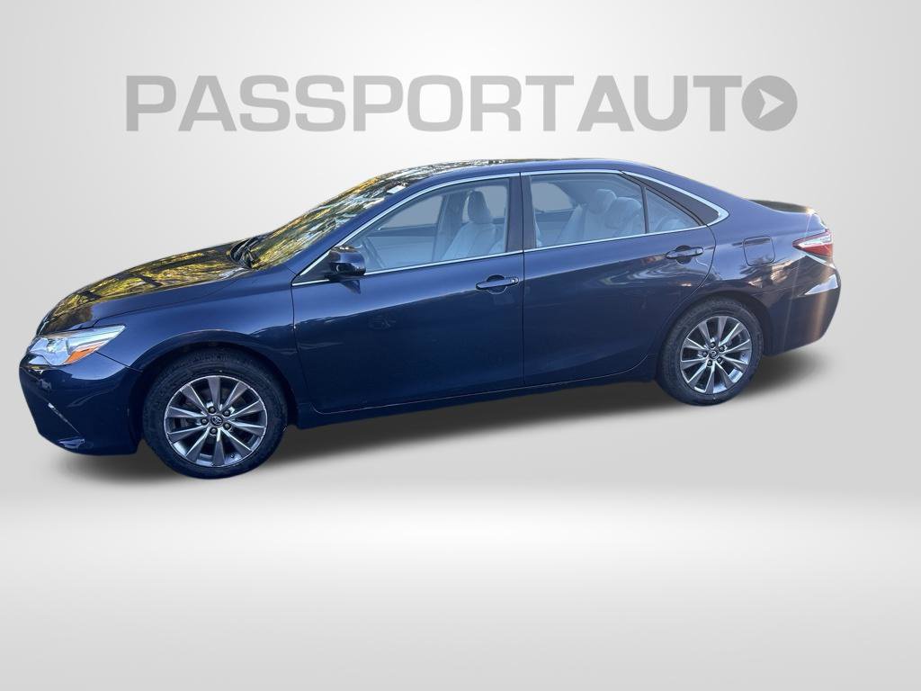 Used 2017 Toyota Camry XLE FWD image 2