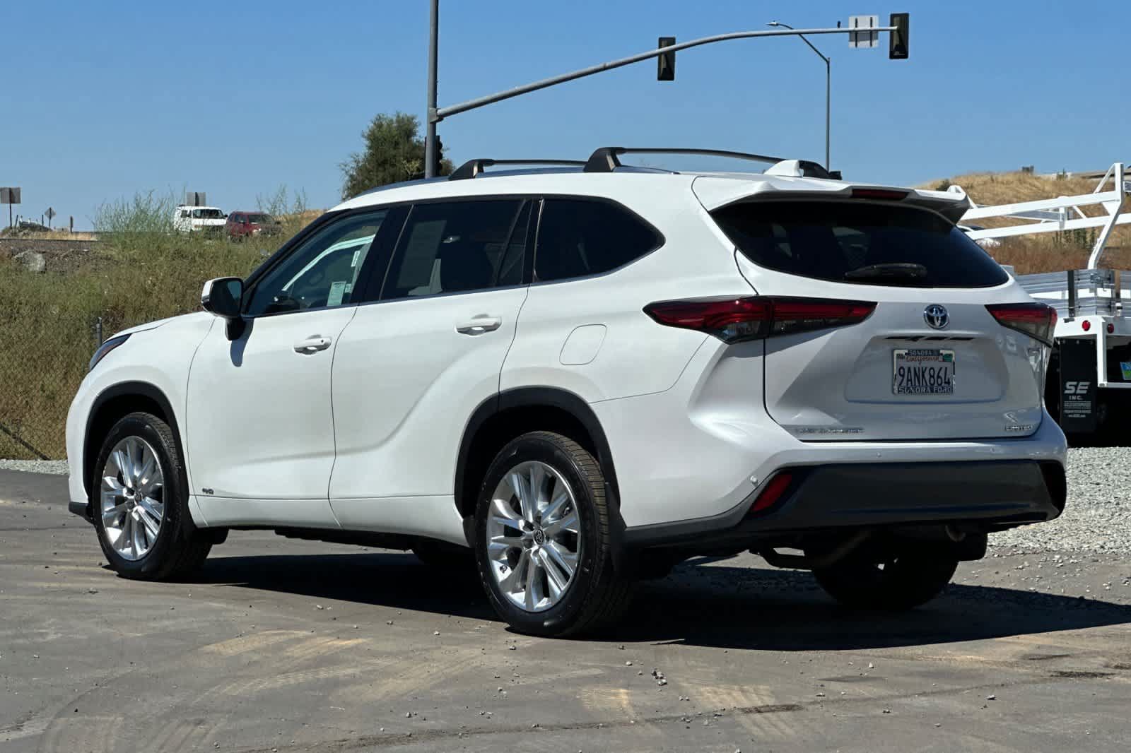 Used 2022 Toyota Highlander Limited AWD/4WD image 6