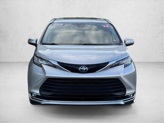 Used 2022 Toyota Sienna XLE AWD/4WD image 7