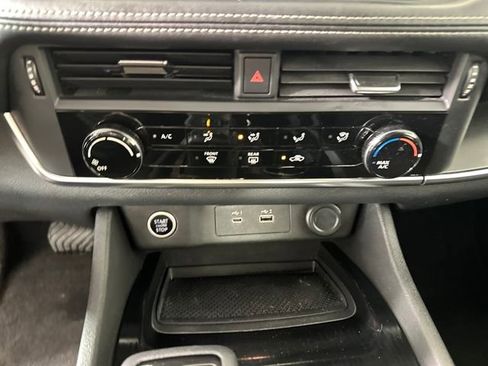 Used 2021 Nissan Rogue S image 23