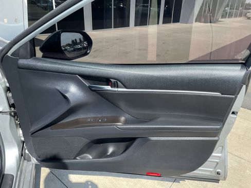 Used 2023 Toyota Camry SE image 17